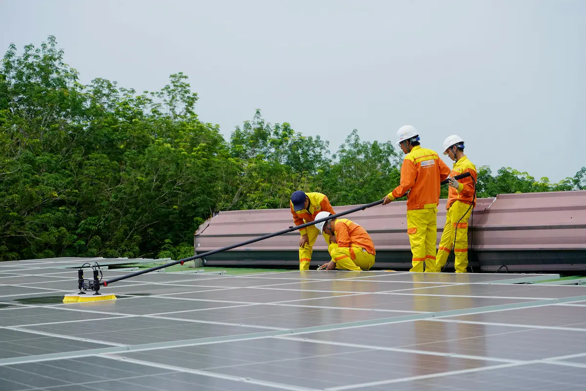 Solar Power Plant Cleaning & Technical Services